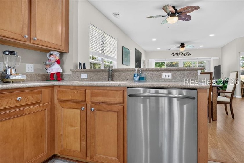 Discover a peaceful golf-course setting in this versatile home - photo 10