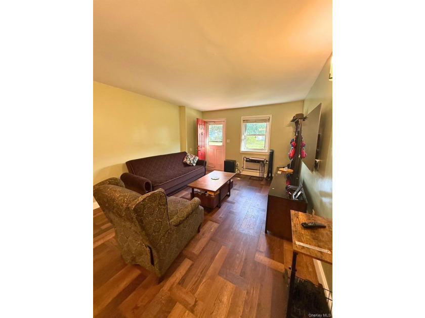 Ground-Floor 1 Bedroom Apartment with Garden Oasis &amp; Modern - photo 3