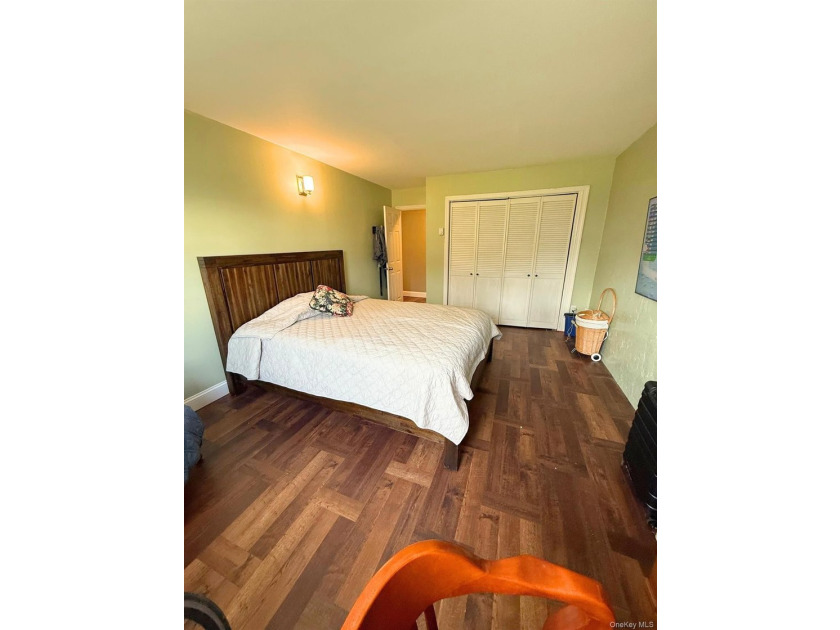Ground-Floor 1 Bedroom Apartment with Garden Oasis &amp; Modern - photo 9