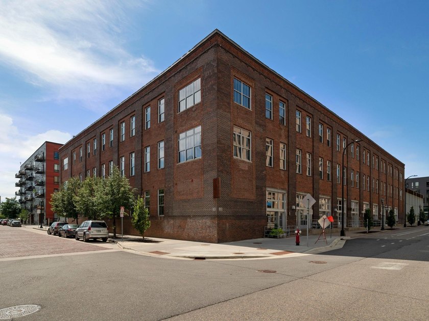 This unique true loft offers a flexible - photo 2