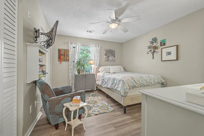 Welcome home to this beautifully updated 2-bedroom, 2-bath - photo 22