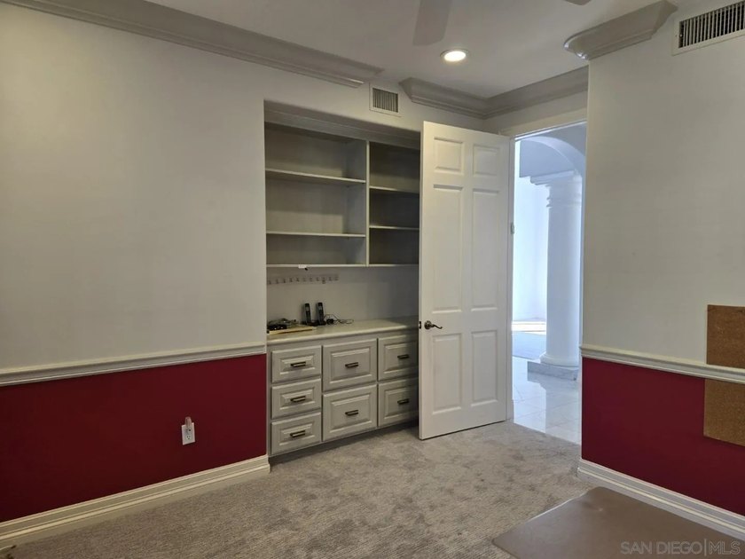 Single-Level View Estate with Rare 46' RV Garage in Del Cerro - photo 28