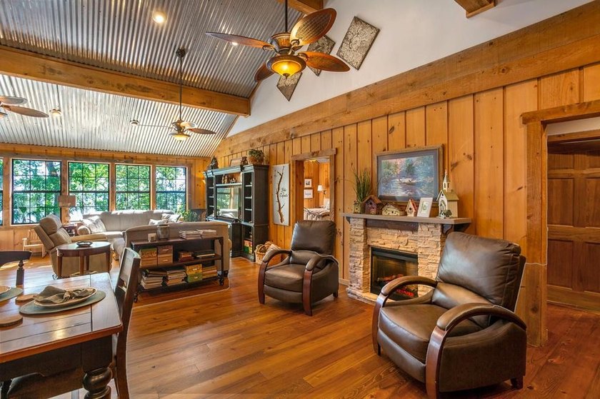 Luxury waterfront living awaits at this exceptional - photo 33