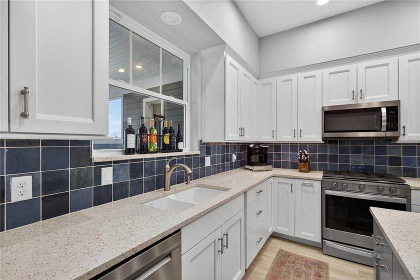 Lakefront Oasis with Income Potential - 260&amp; 264 S. Central Ave - photo 8