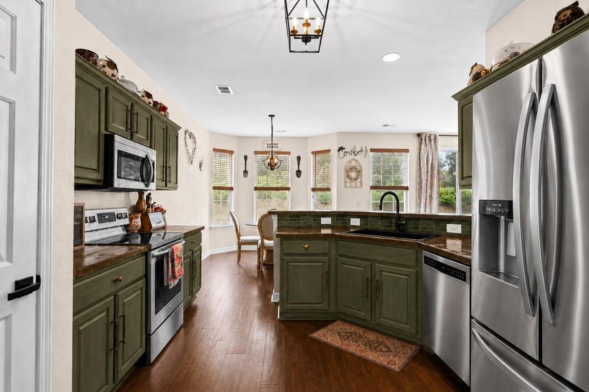 Welcome home to this totally renovated 5 bedroom, 2.5 bath home - photo 10