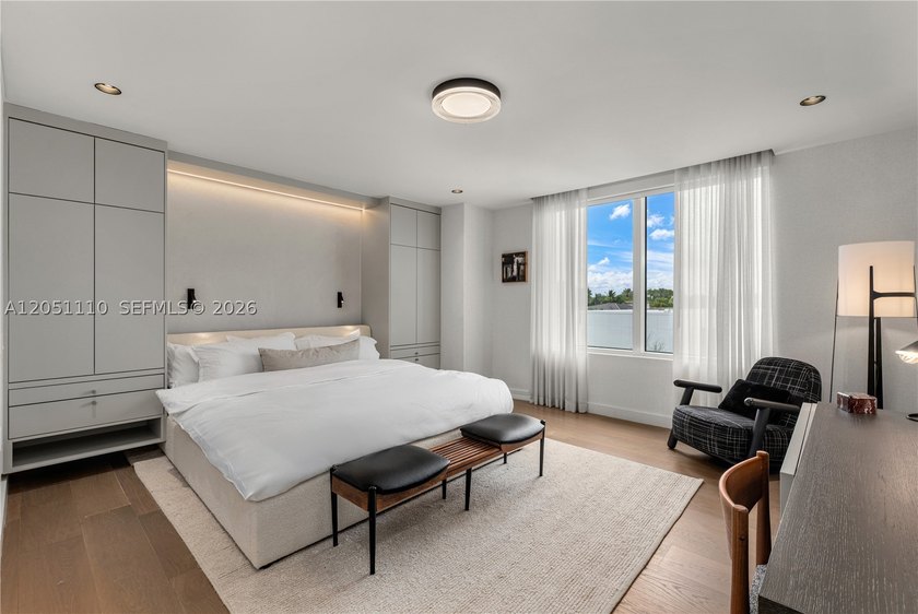 Discover refined waterfront living at The Ritz Carlton - photo 12