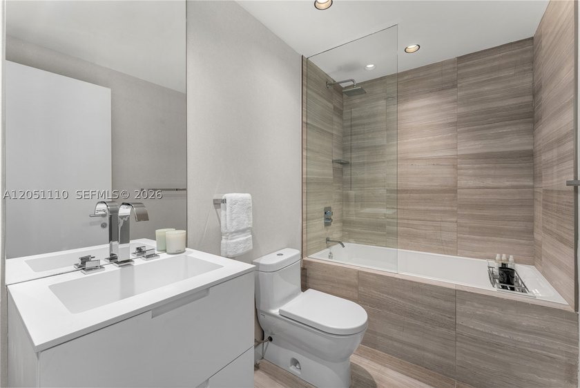Discover refined waterfront living at The Ritz Carlton - photo 15