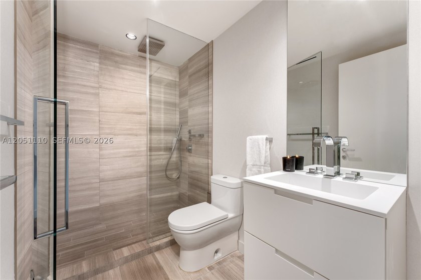 Discover refined waterfront living at The Ritz Carlton - photo 16