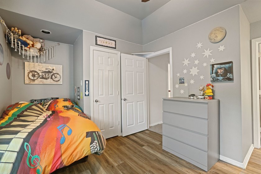 Privacy, mature trees, and a peaceful setting are becoming - photo 27