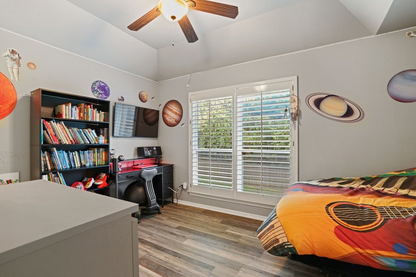 Privacy, mature trees, and a peaceful setting are becoming - photo 28