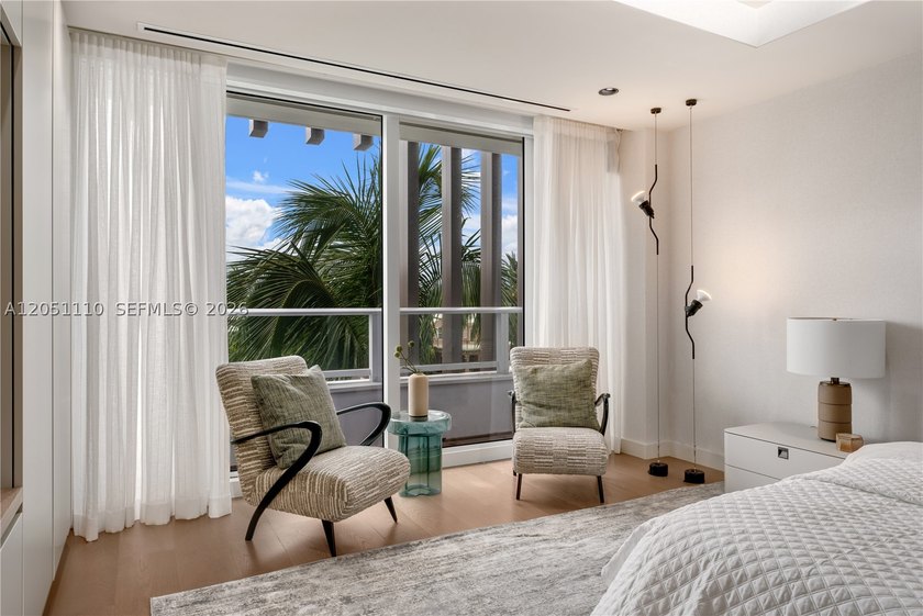 Discover refined waterfront living at The Ritz Carlton - photo 29