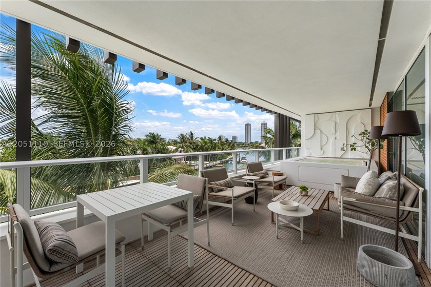 Discover refined waterfront living at The Ritz Carlton - photo 31