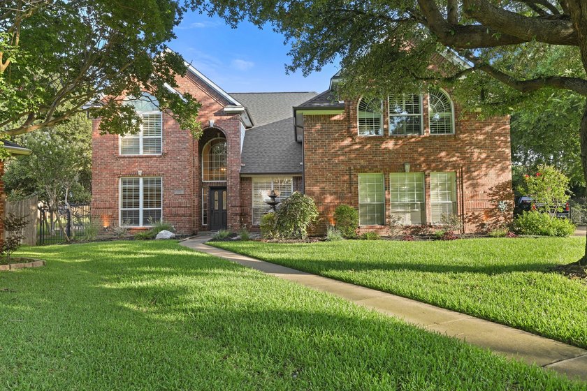 Privacy, mature trees, and a peaceful setting are becoming - photo 36