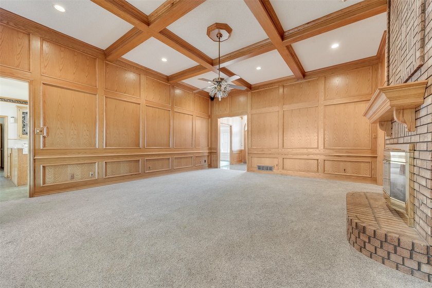 Rare 64 Acre Luxury Waterfront Ranch Estate has a Private - photo 12