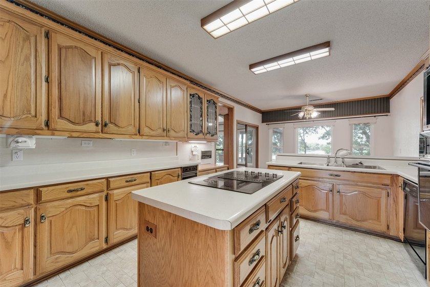 Rare 64 Acre Luxury Waterfront Ranch Estate has a Private - photo 18