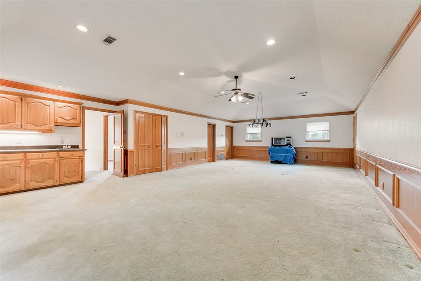 Rare 64 Acre Luxury Waterfront Ranch Estate has a Private - photo 32