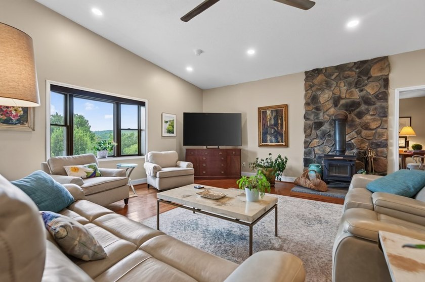 PRIVATE, GATED BLUE RIDGE MOUNTAIN ESTATE on 15.5 unrestricted - photo 5