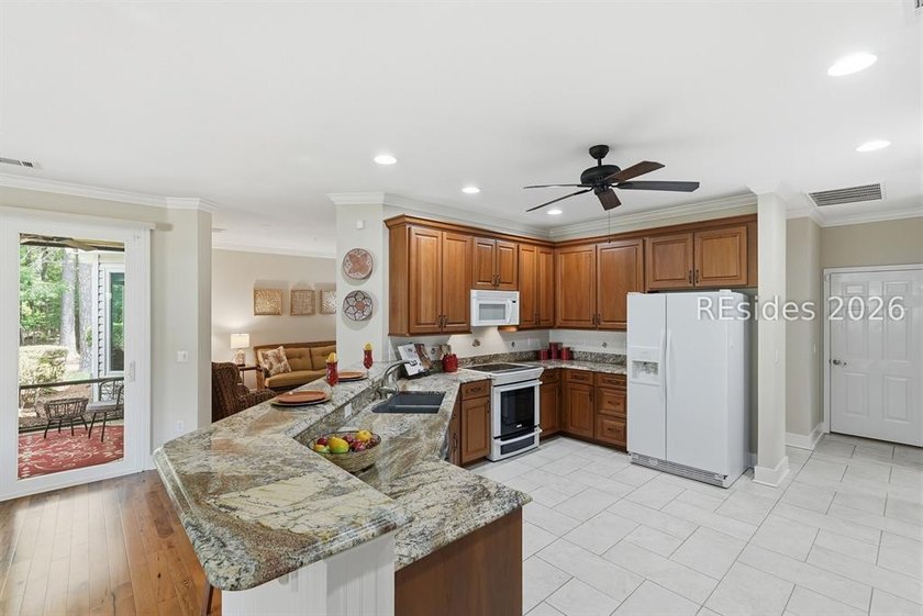 Searching for a Sun City Hilton Head home with room to entertain - photo 5