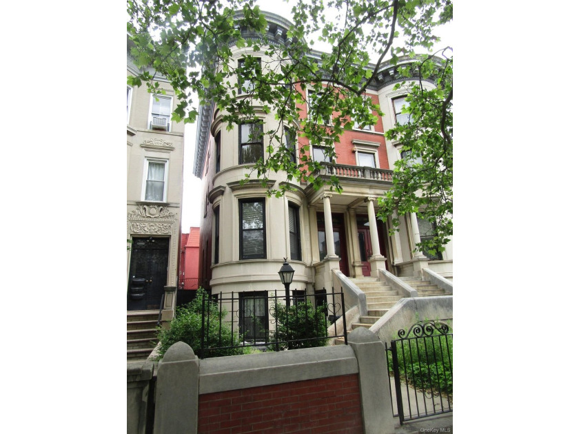 Charming 19th Century Historic Mansion landmarked in the - photo 2