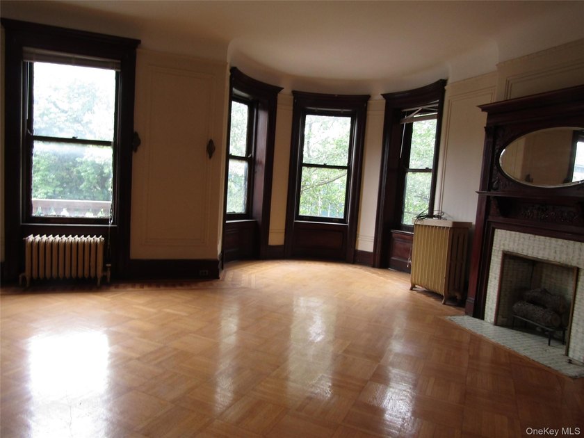 Charming 19th Century Historic Mansion landmarked in the - photo 9