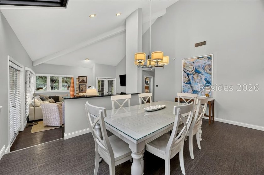 In the heart of Palmetto Dunes, this beautiful villa is the kind - photo 5