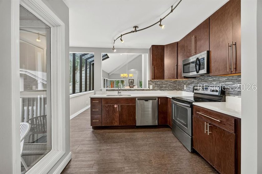 In the heart of Palmetto Dunes, this beautiful villa is the kind - photo 7