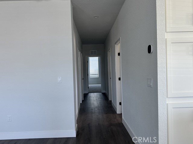 28' x 62' Approx. 1,638 sq. ft. 2025 model Quartz countertops - photo 17