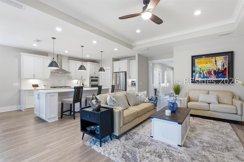 Skip the new build process with this one-level better than new - photo 2