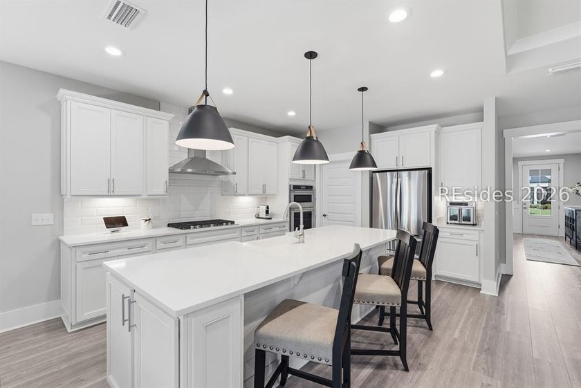 Skip the new build process with this one-level better than new - photo 5