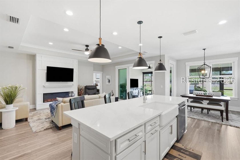 Skip the new build process with this one-level better than new - photo 6