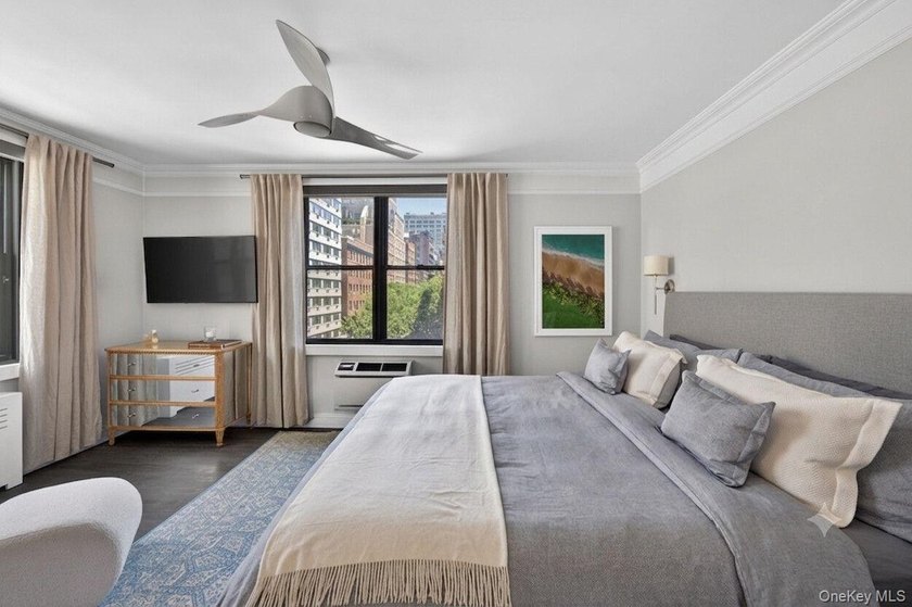 Rarely-available, meticulously renovated West Village 2-Bedroom - photo 8