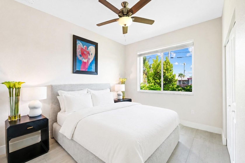 Beautifully upgraded 3-bed, 2-bath home in Oakland Park, built - photo 13