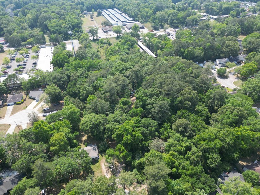 Opportunity knocks at 1740 Dogwood Rd in Charleston--a rare - photo 6