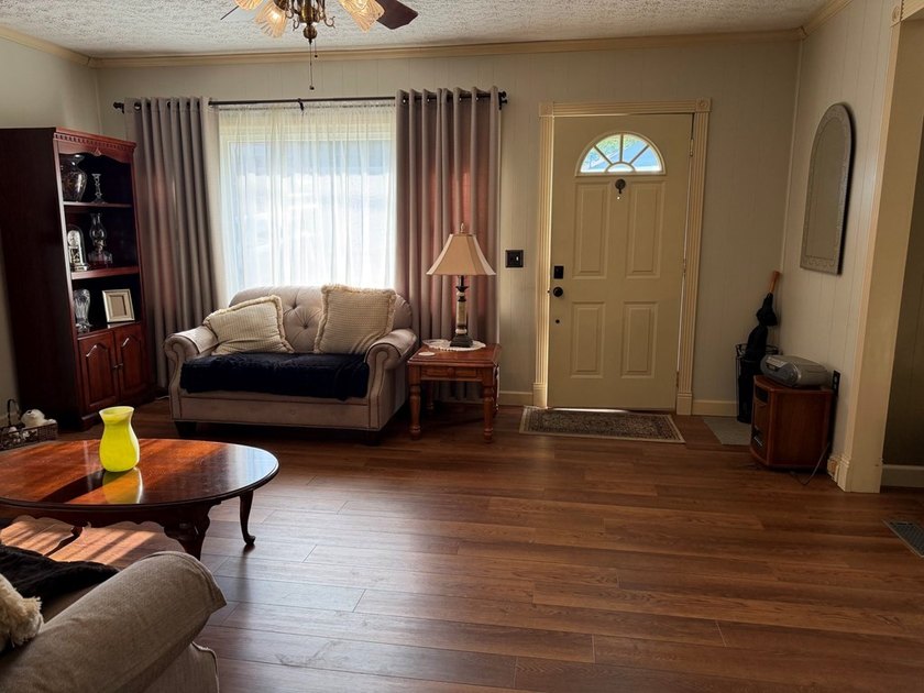 Charming updated traditional style home conveniently located in - photo 3
