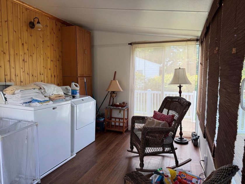 Charming updated traditional style home conveniently located in - photo 9