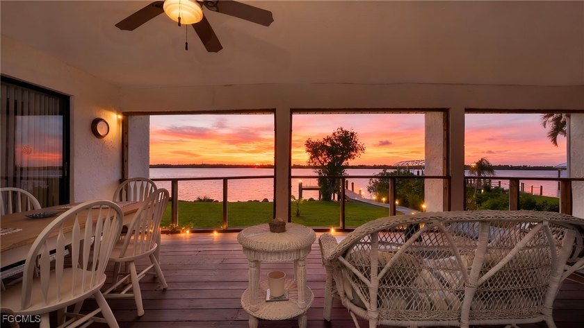 This waterfront home places the PEACE RIVER RIGHT IN YOUR BACK - photo 3