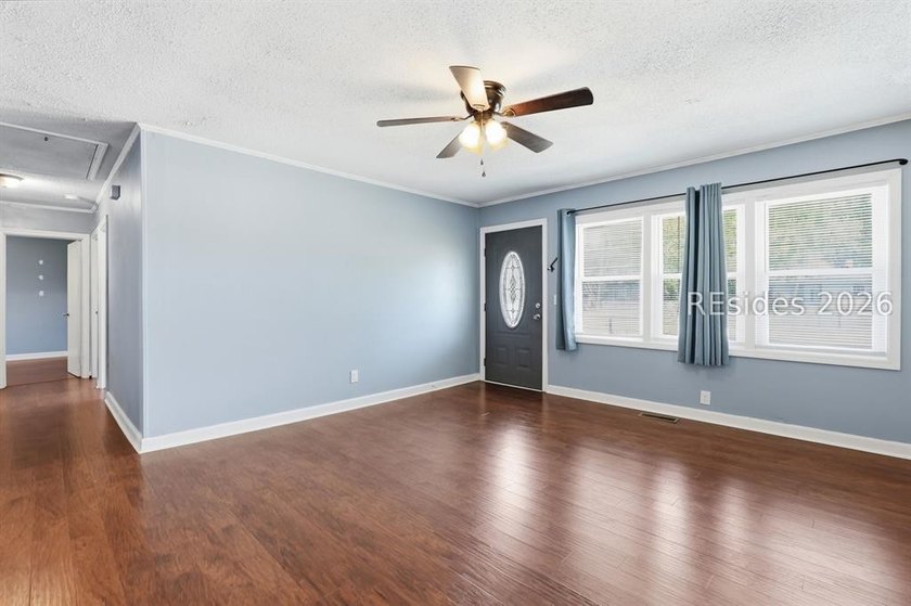 This 1,220-square-foot home in Beaufort offers a rare - photo 6