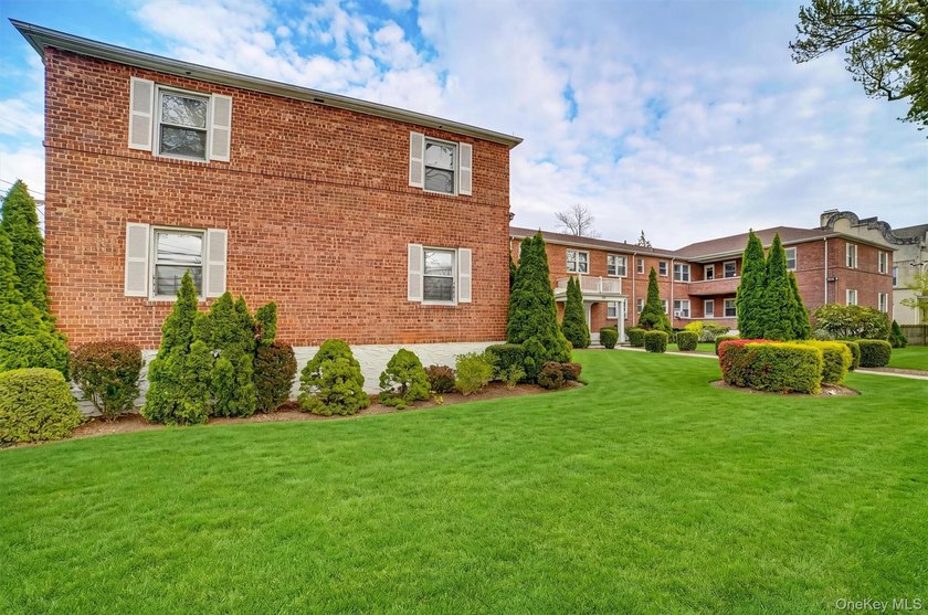 Welcome to 485 Webster Avenue, Unit #A7, in New Rochelle-a - photo 20