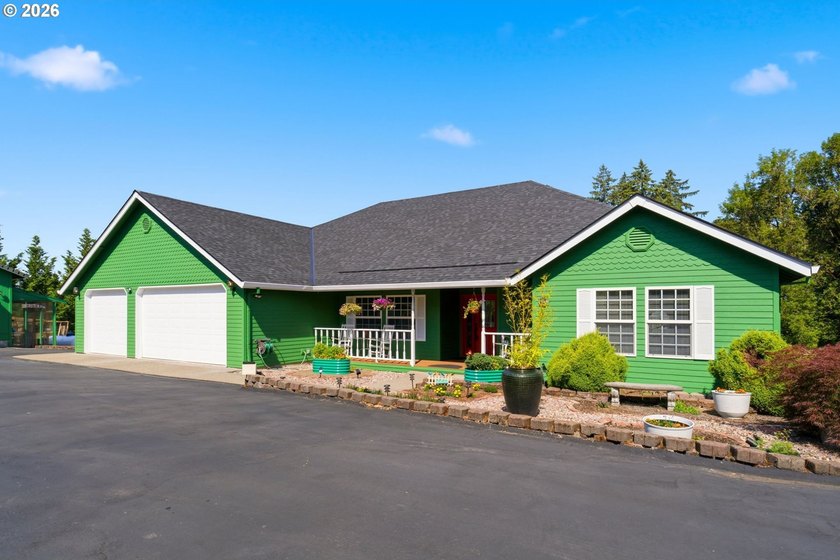 OPEN SUNDAY JULY 26th FROM 12pm - 2pm.Country living meets - photo 2