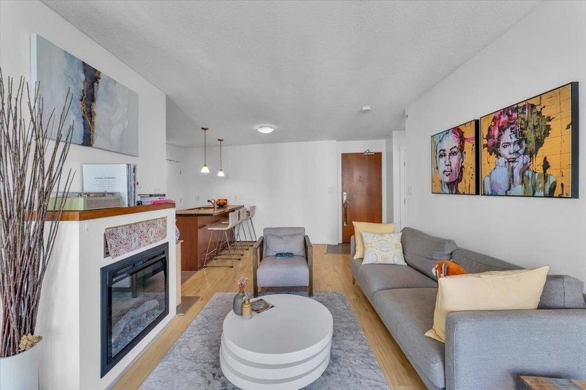 Rarely available Junior 2 Bedroom at The Melville in the heart - photo 4