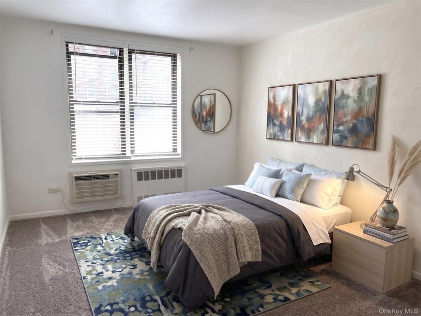Welcome to The Douglaston Townhouse! This renovated and updated - photo 10
