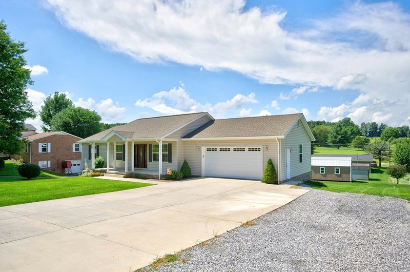 Welcome to this well-maintained, move-in-ready, 4-bedroom - photo 2