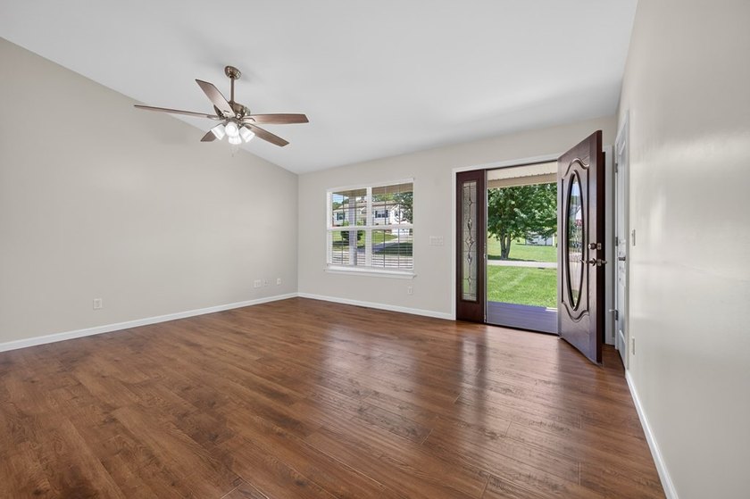 Welcome to this well-maintained, move-in-ready, 4-bedroom - photo 6