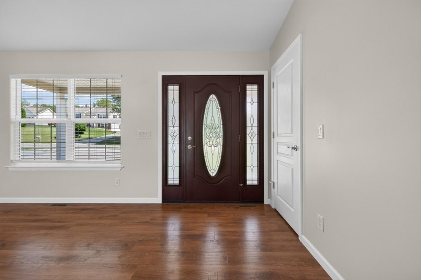 Welcome to this well-maintained, move-in-ready, 4-bedroom - photo 7