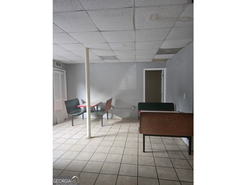 Rare investment opportunity! 7988 square feet - freestanding - photo 9