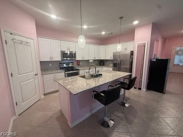 Beautiful 4BR/3BA Trevi Model Home! This stunning home features - photo 3