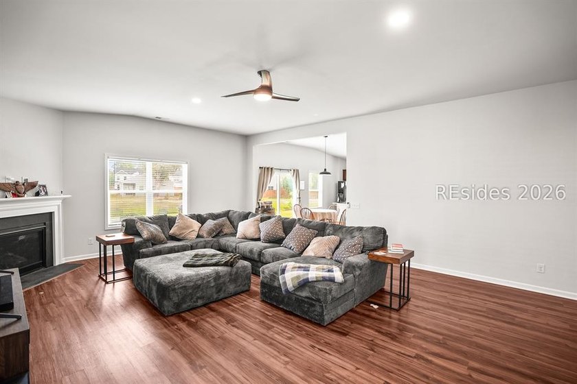 Welcome to 9 Chinquapin Street, nestled in the desirable Shell - photo 4