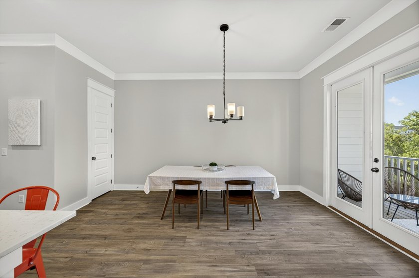 Luxury meets convenience in the sought-after marsh front - photo 6