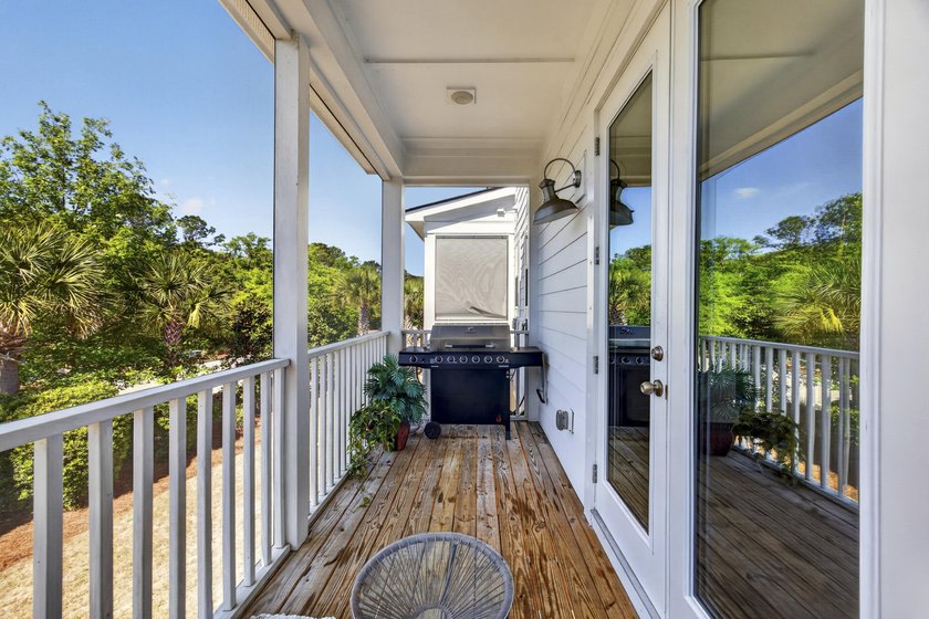 Luxury meets convenience in the sought-after marsh front - photo 10
