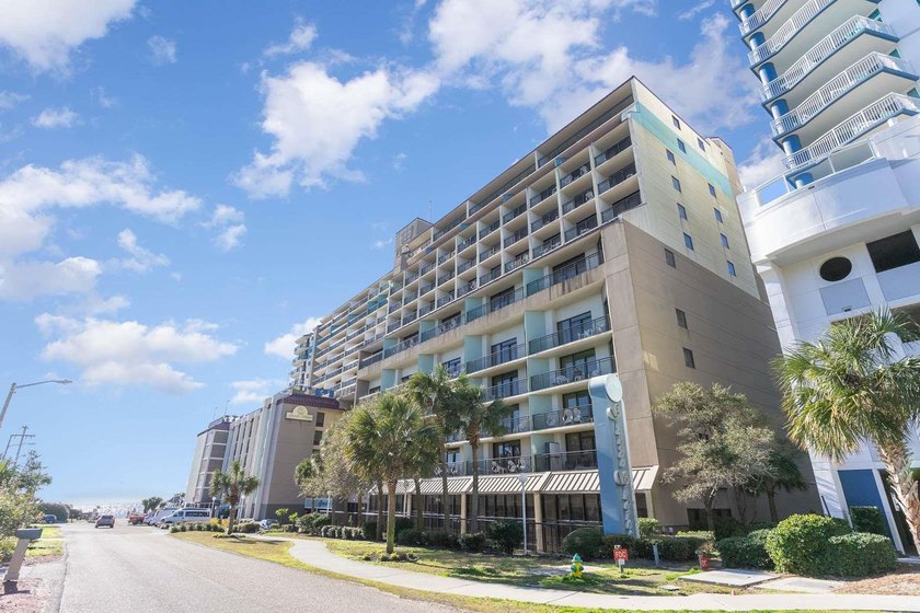 Welcome to your perfect coastal retreat at Myrtle Beach! This - photo 2